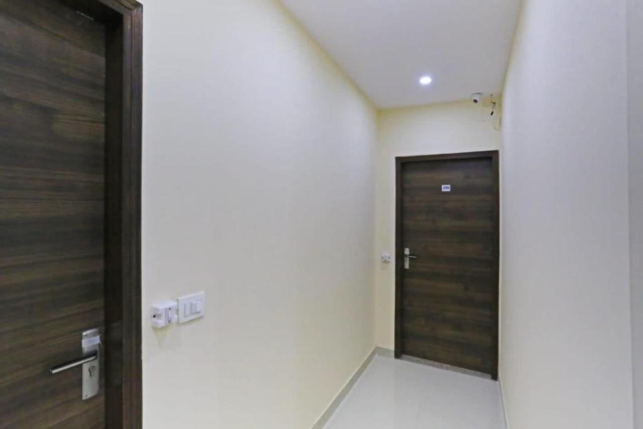 Hotel Mannat Bhera Enclave New Delhi Exterior foto